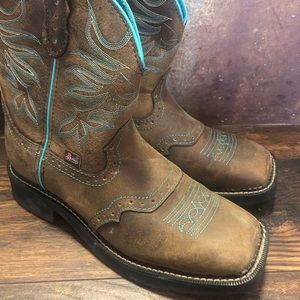 Basically brand new Women’s Justin Boots size 9